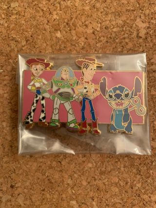Disney - Stitch With Toy Story Gang Le1000 Trading Pin
