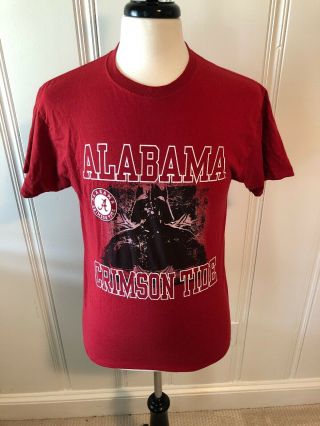 Graphic T - Shirt Red Star Wars Alabama Crimson Tide Roll Tide Darth Vader Size M