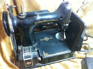 Singer Featherweight Sewing Machine With Foot Pedal Serial A4136279