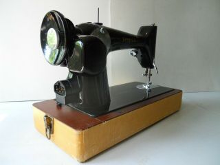 Singer Model 201 - 2 Sewing Machine W/Case 1955 5