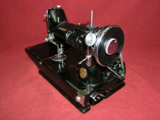 1935 Singer 221 Featherweight Sewing Machine w/Pedal/Case/Button/Att SCHOOL BELL 10