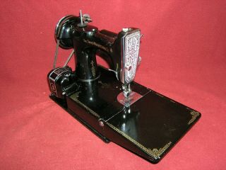 1935 Singer 221 Featherweight Sewing Machine w/Pedal/Case/Button/Att SCHOOL BELL 8