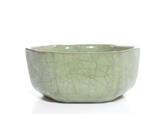 A Chinese Ge - Type Porcelain Bowl 4