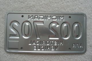 MICHIGAN 1989 HISTORICAL VEHICLE LICENSE PLATE – LOOK 3