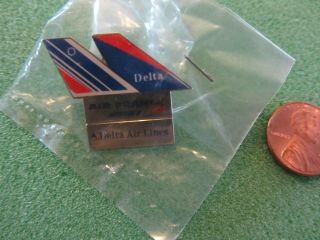 Vintage Delta Air France Airlines Wing Pin In