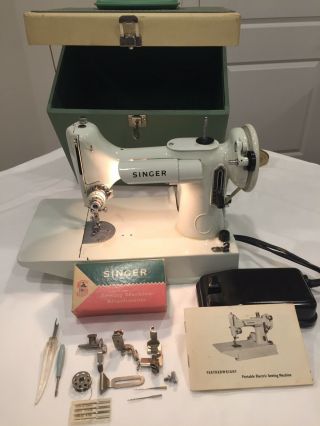 Singer White 221k Featherweight Sewing Machine & Case Great Britain