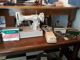 Singer Featherweight 221j Tan Beige (1961) Sewing Machine With Case,  Attachments