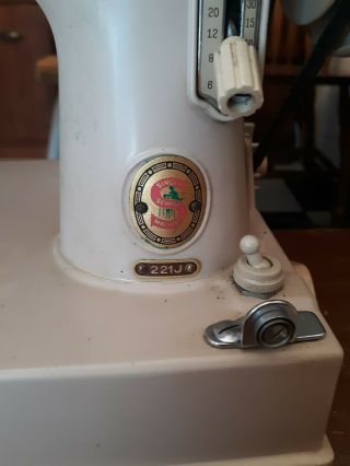 Singer Featherweight 221J Tan Beige (1961) Sewing Machine with Case,  Attachments 7
