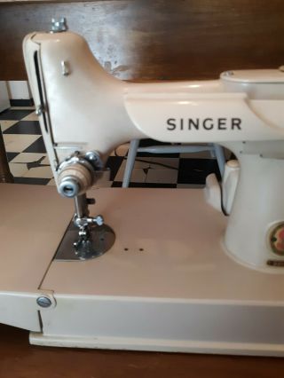 Singer Featherweight 221J Tan Beige (1961) Sewing Machine with Case,  Attachments 8