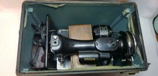 Singer Sewing Machine Featherweight 221 Simanco USA with Case plus 30pc $9.  99 12