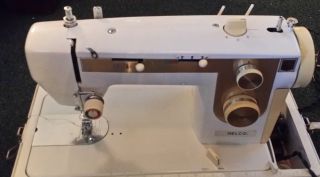 Nelco De Luxe Zig Zag Sewing Machine Model Sz 217 With Case Japan