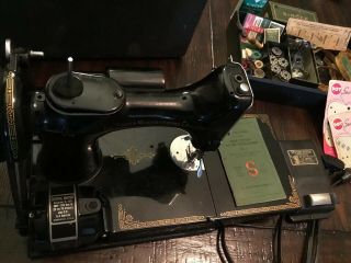 1946 Singer Sewing Machine Featherweight 221 3 - 110 Black w/ Case,  Pedal & Tray 6