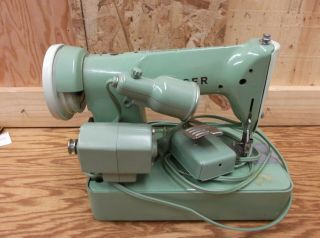 Vintage Rare Jade Green Singer 185K Sewing Machine 4