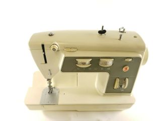 Singer Stylist Sewing Machine Zig - Zag Model 774 w/ Case - Parts 4
