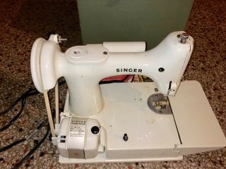 Singer Featherweight 221k White Sewing Machine W/ Case 221 - K Motor
