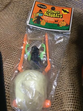 2 Vtg 1960’s 70’s Halloween Fun World Witch And Skull Flying Witch 5