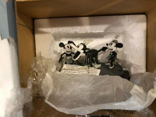 Art Of Disney Figurine: Mickey & Minnie Steamboat Willie