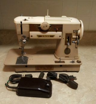 Singer 401a Slant - O - Matic Sewing Machine With Pedal Well.