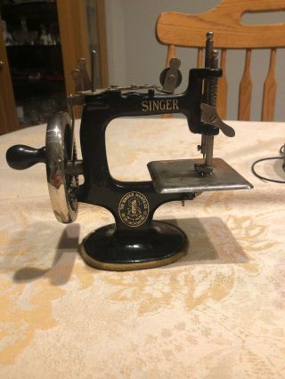 Vintage Singer Model 20 Sewhandy Black Cast Iron Child’s Sewing Machine