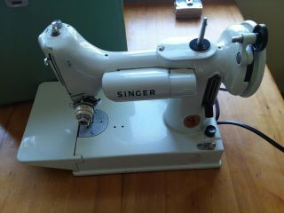 White Singer 221 Featherweight With Case 2