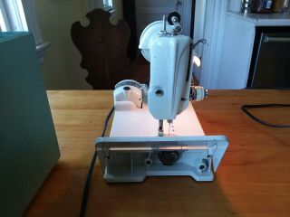 White Singer 221 Featherweight With Case 4