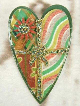 Handcrafted Designs By Lucinda Heart Pin Christmas Glitter Present Red Green