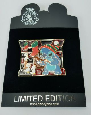 2009 Disney Holiday Time Stained Glass Lilo & Stitch Pin On Card Le Of 125