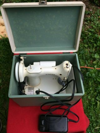 Singer 221k White Featherweight Sewing Machine W/ Case