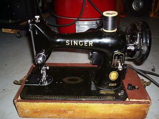 Vintage Singer Model 99K Portable Sewing Machine EM156460 W/Case PEDAL 2