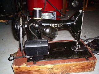 Vintage Singer Model 99K Portable Sewing Machine EM156460 W/Case PEDAL 5