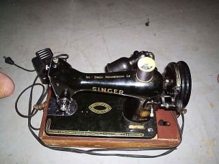 Vintage Singer Model 99K Portable Sewing Machine EM156460 W/Case PEDAL 8