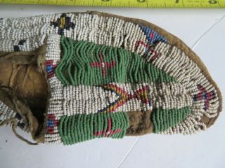 1890 ' s Native American Plains Sioux Child ' s Moccasin Greasy Green White 2