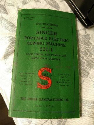 SINGER 221 - 1 FEATHERWEIGHT cond with Accessories ATTACHMENTS CASE 6