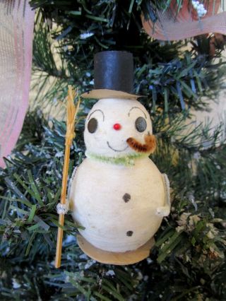 Vintage Lrg Spun Cotton Snowman &top Hat&green Scarf Holding Broom Xmas Ornament