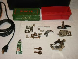 SINGER FEATHERWEIGHT 221 ELECTRIC SEWING MACHINE W/ CASE & KEYS & ACCESSORIES 5