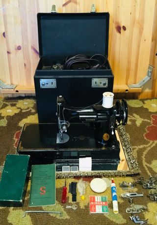 Singer Featherweight Portable Electric Sewing Machine 221 - 1,  Aj120980