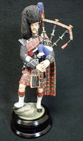 Exquisite Scottish Highlander Bagpiper Figurine With Red Tartan Signed Boyd 10.  5