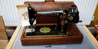 And Rare 1920s Antique Singer Sewing Machine Collectable Machine