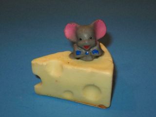 Vtg W.  & F.  Mfg.  Co.  " Peel Away " Gurley Wax Hollow Chocolate Mouse W/cheese Wedge