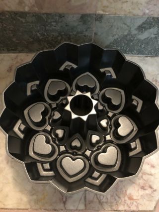 Wilton Hearts Bundt Cake Pan 10 Cups Heavy Cast Aluminum