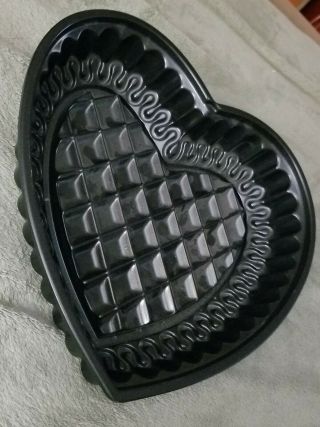 Nordic Ware Quilted Heart Decorative Heavy Duty Baking Pan