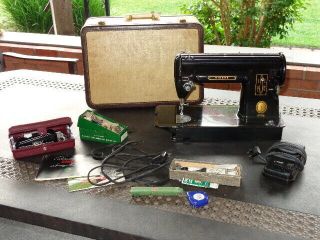 1950s Singer Sewing Machine 301a Featherweight Sister Shortbed With Tweed Case