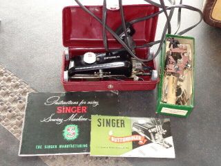 1950s Singer Sewing Machine 301A Featherweight Sister Shortbed with Tweed Case 3