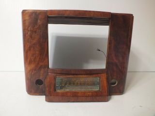 Vintage Westinghouse Model 675 Radio: Wood Shell
