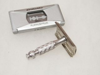 Vintage Silver Tone Gillette Razor - Pat Off 1 Marcas Regs 3 Piece With Blade