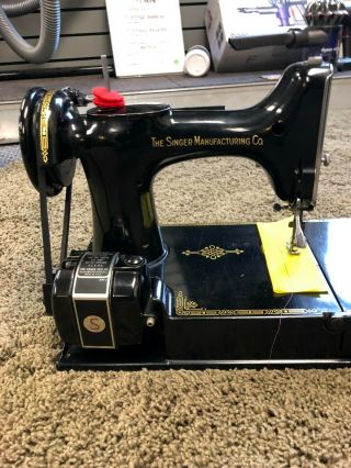 Singer 221 Featherweight with Case - S/N AJ007052 4