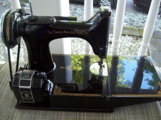 Fantastic Singer Model 221 Featherweight Sewing Machine In Case With All At