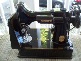 FANTASTIC SINGER MODEL 221 FEATHERWEIGHT SEWING MACHINE IN CASE WITH ALL AT 2