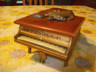 Vintage Bakelite & Metal Baby Grand Musical Piano Cigarette Holder