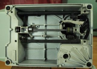 Near Singer Featherweight 221 K White Sewing Machine Green Locking Case Key 8